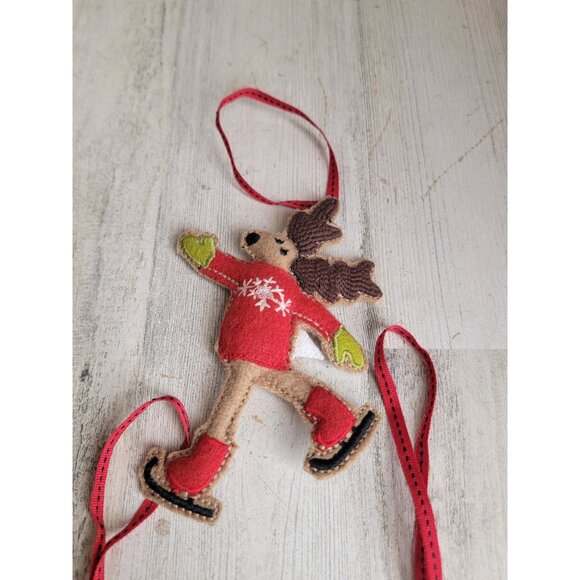 Crate Barrel felt ice skating reindeer ornament set Xmas - Picture 4 of 6